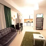 Ξενοδοχείο με διαμερίσματα Uptown 3*