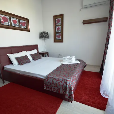 Uptown بوخارست