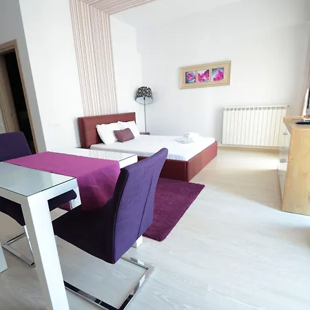 Uptown Aparthotel 3*