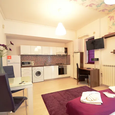 Uptown アパートホテル