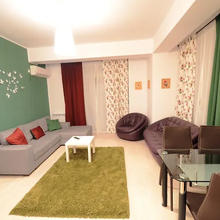 Uptown شقة فندقية