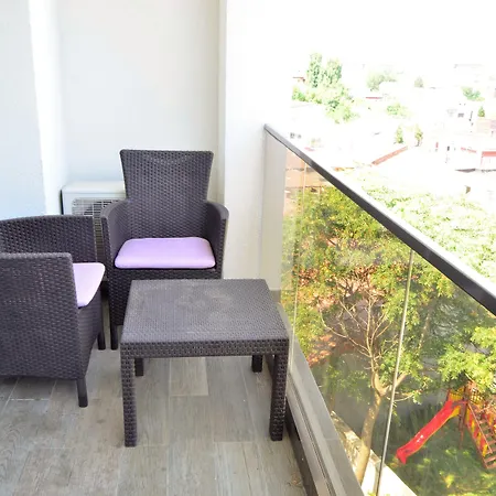 Uptown Aparthotel 3*