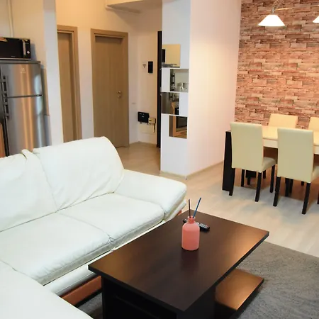 Uptown Aparthotel 3*