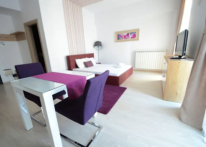 Uptown Aparthotel 3*