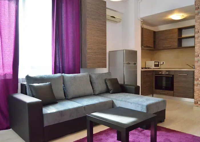 מלון דירות Uptown 3*