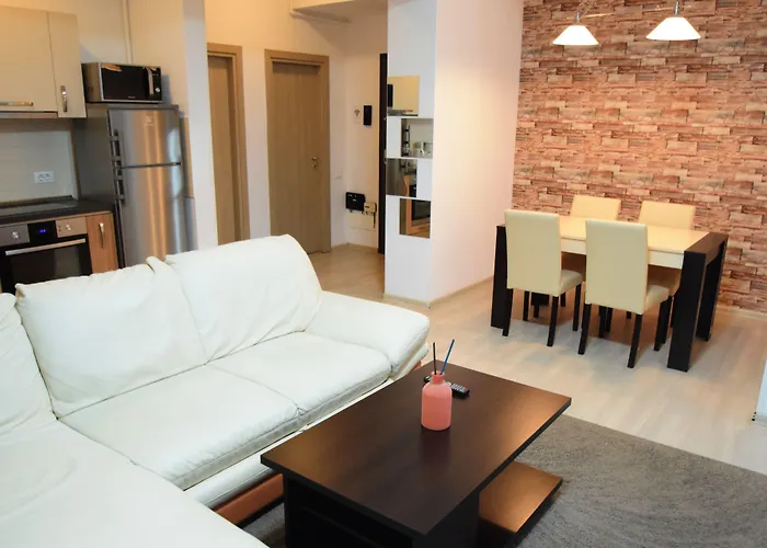 Uptown Aparthotel 3*