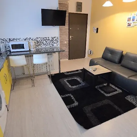 Uptown Aparthotel 3*