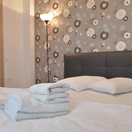 Aparthotel Uptown 3*