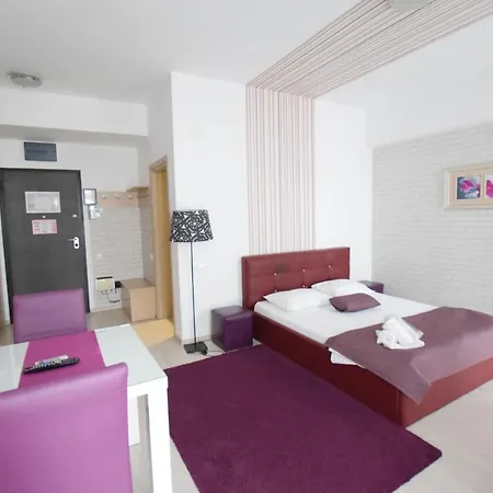 Aparthotel Uptown 3*