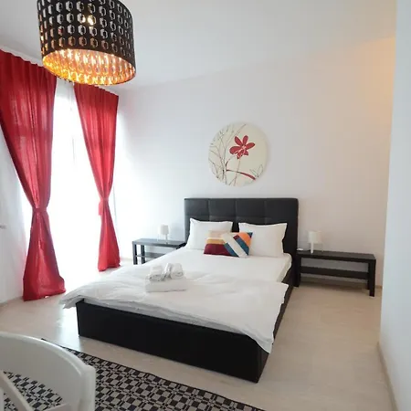 Aparthotel Uptown 3*