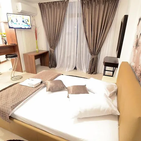 Aparthotel Uptown 3*