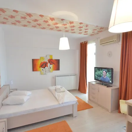 Uptown Aparthotel