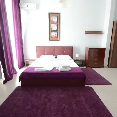 Uptown Aparthotel 3*